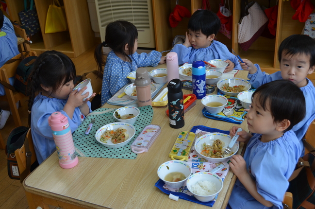 給食