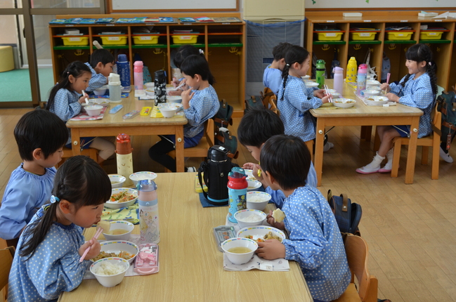 給食