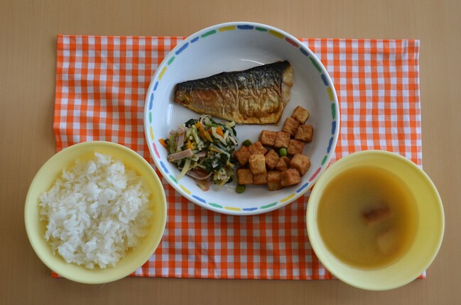 給食