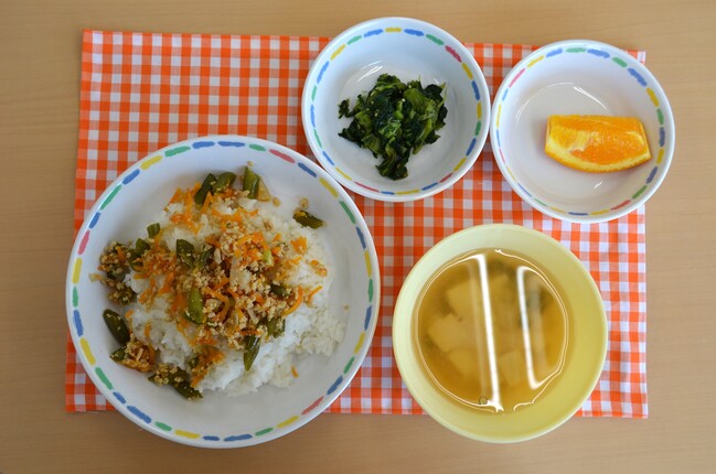 給食