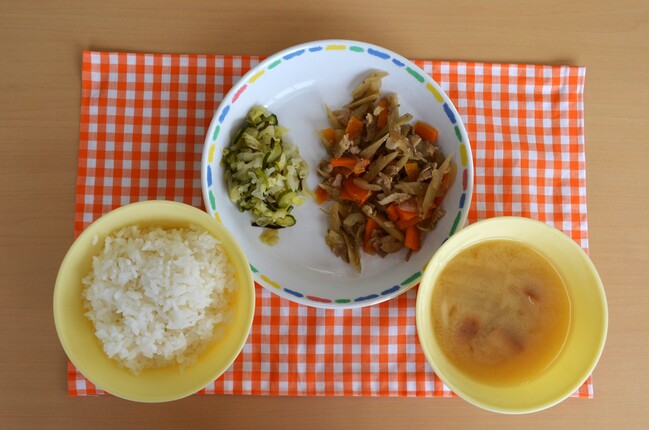 給食