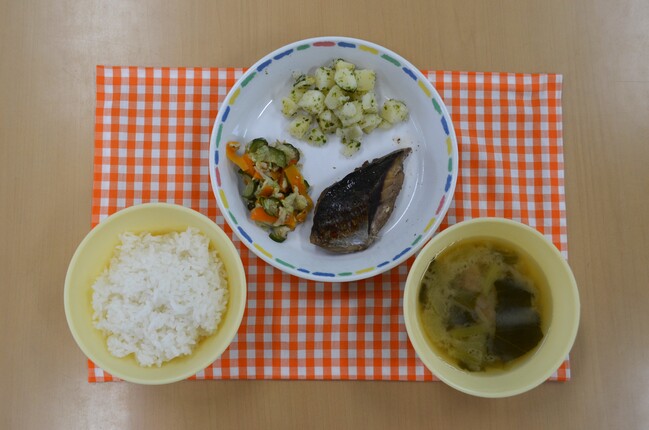 給食