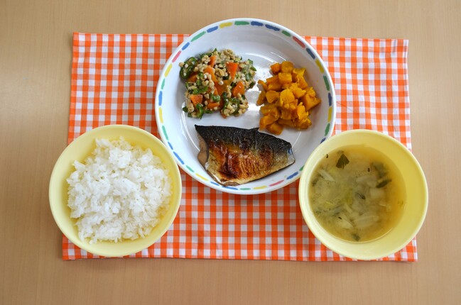 給食