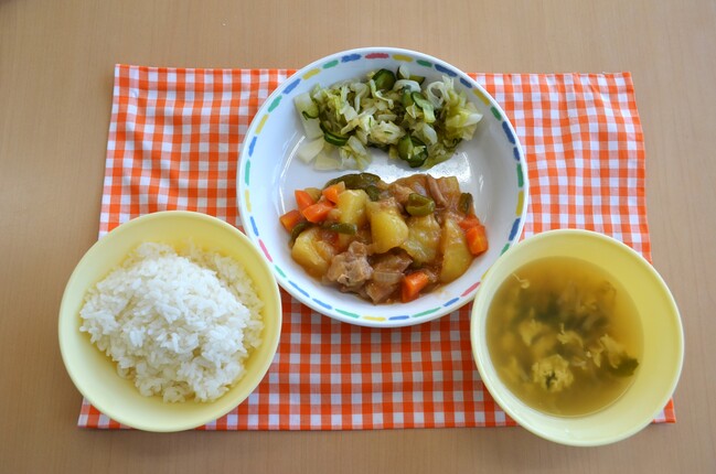 給食