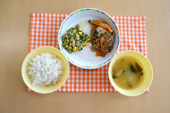 給食