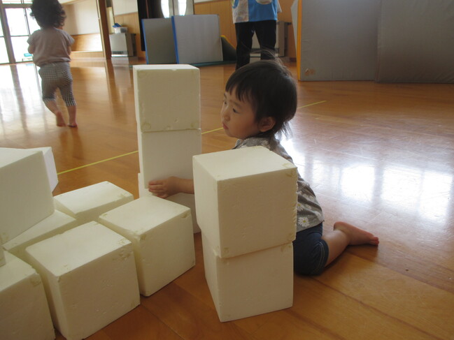 ０・１歳児クラスの様子