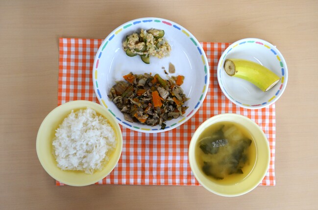 給食