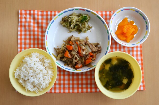 給食