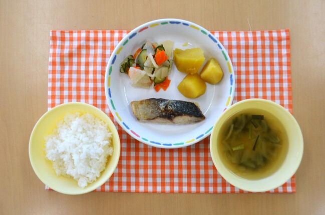 給食