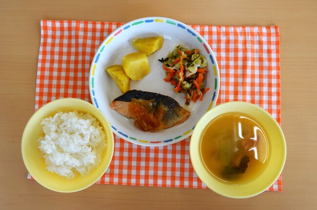 給食