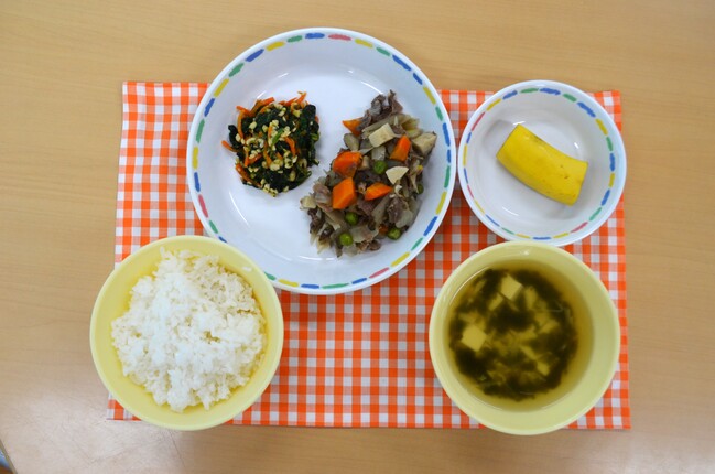 給食