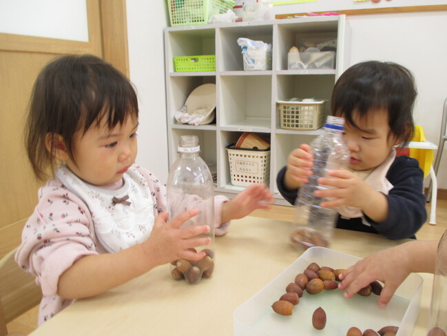 ０・１歳児クラスの様子