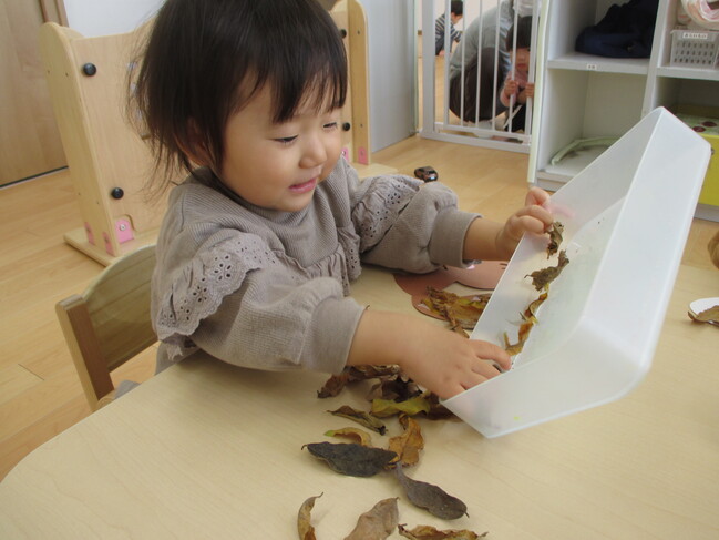 ０・１歳児クラスの様子