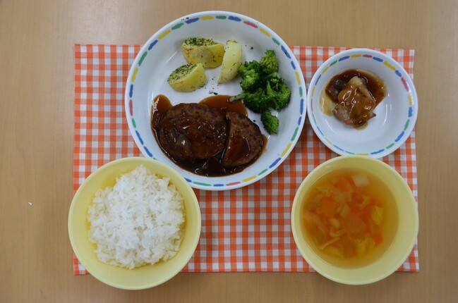 給食