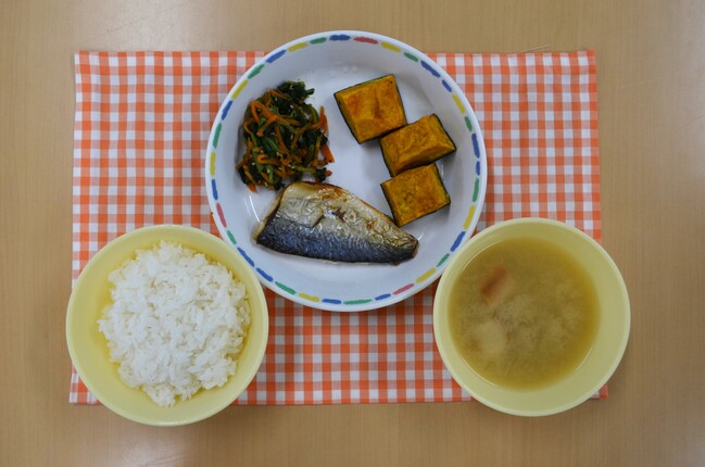 給食