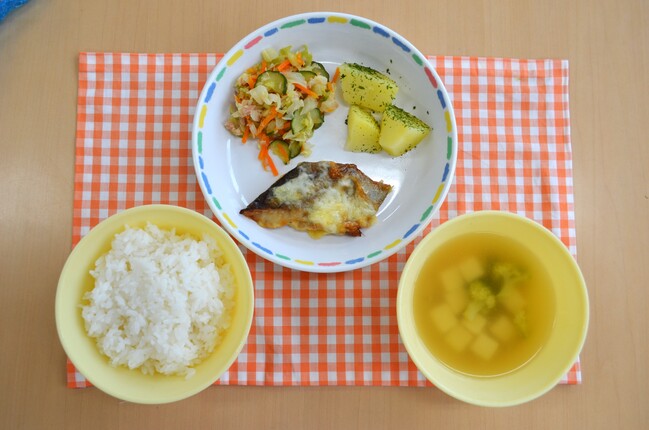 給食