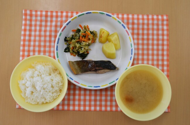 給食