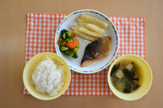 給食