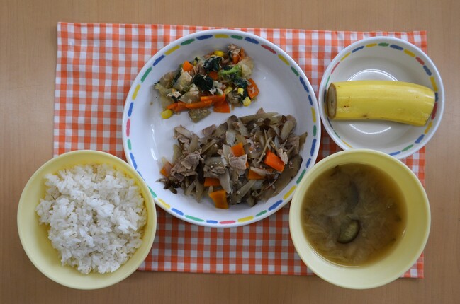給食