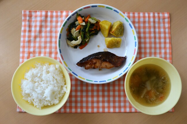 給食