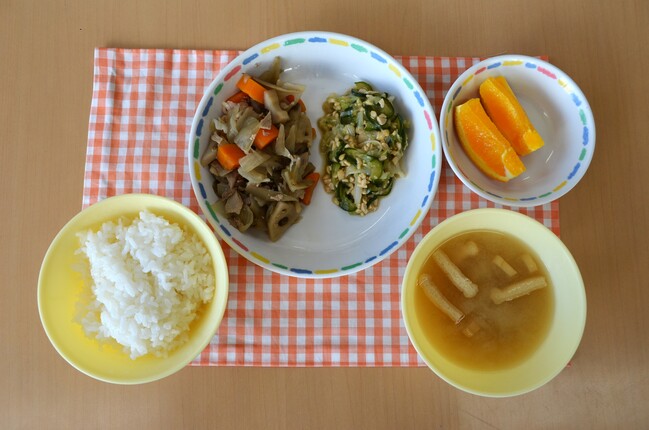 給食