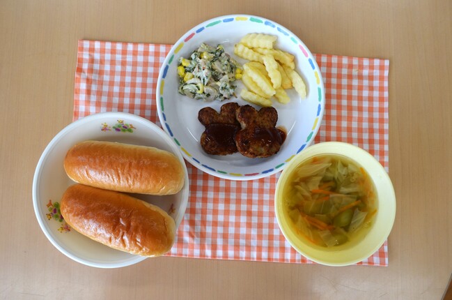 給食