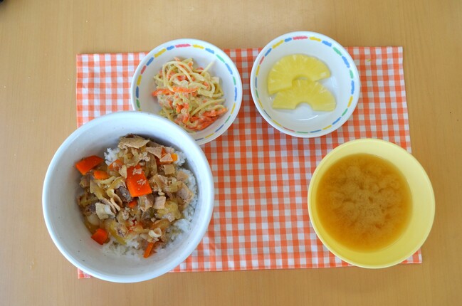 給食