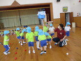 ４