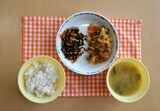 給食
