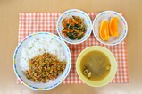 給食